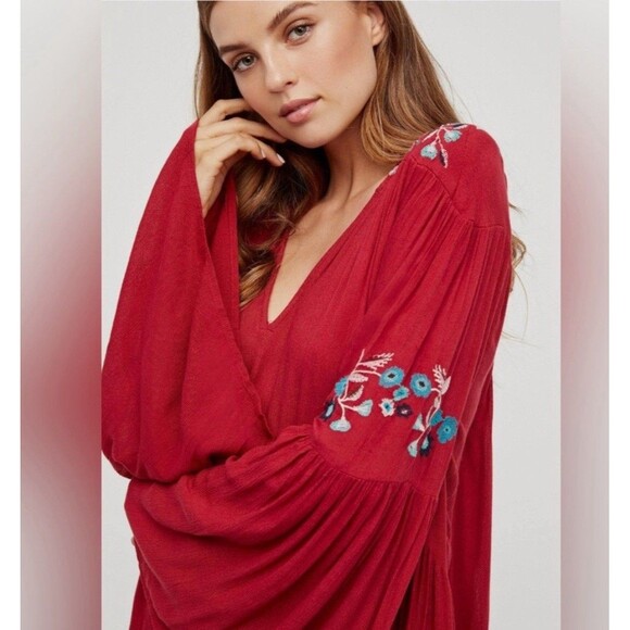 $148 NWT FREE PEOPLE SIZE S FLORAL EMBROIDERED BELL SLEEVES MINI DRESS RED Sz S - Picture 5 of 10